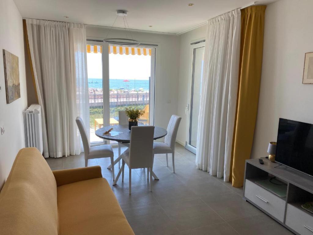 Nuovo Residence Serenissima Frontemare - Agenzia Cocal Caorle Luaran gambar