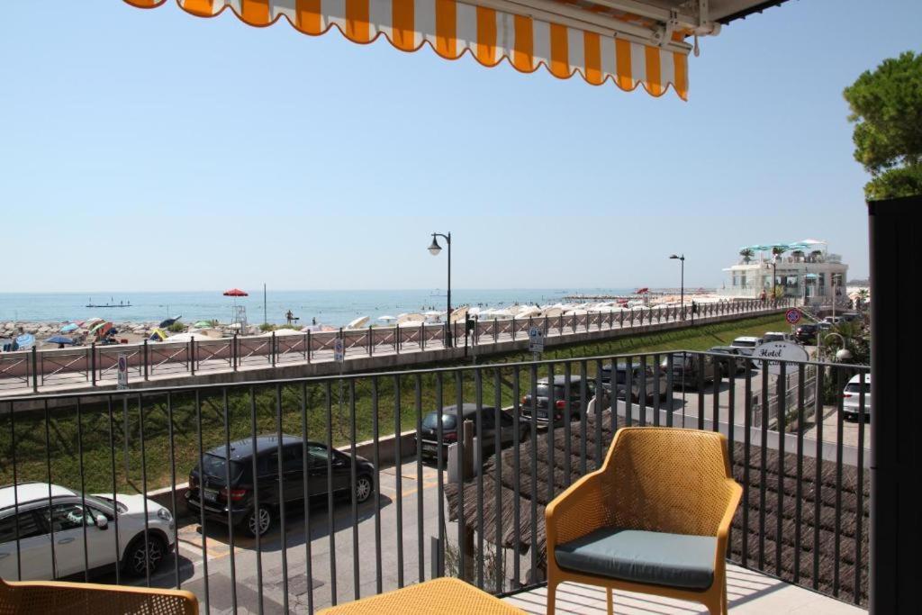 Nuovo Residence Serenissima Frontemare - Agenzia Cocal Caorle Luaran gambar