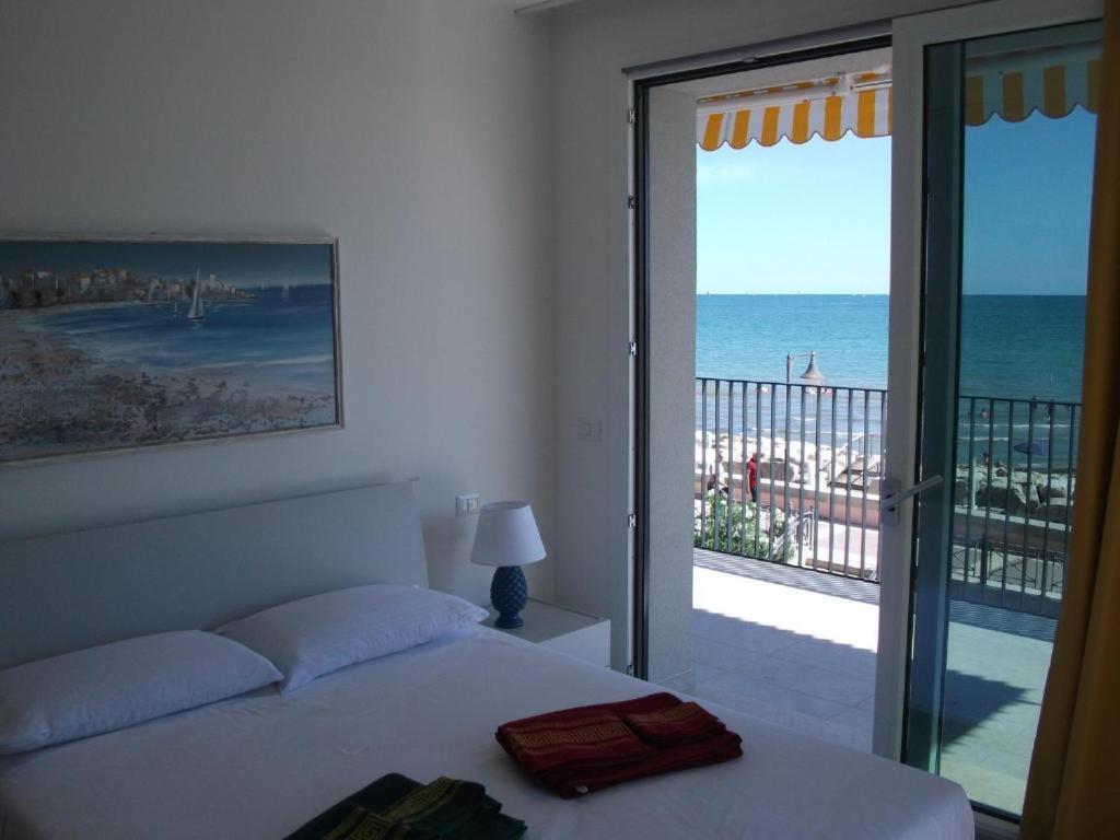 Nuovo Residence Serenissima Frontemare - Agenzia Cocal Caorle Luaran gambar